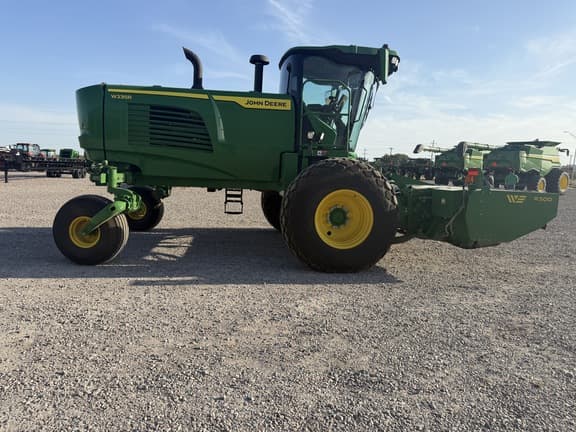 Image of John Deere W235R equipment image 4