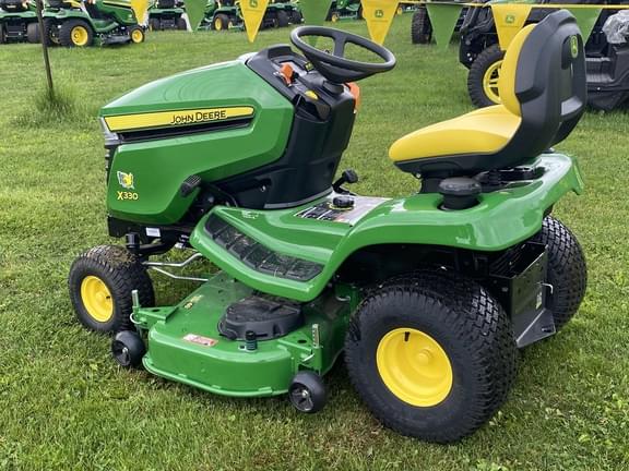 Image of John Deere X330 equipment image 3