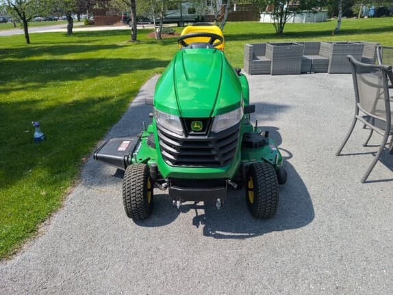 Image of John Deere X330 equipment image 2