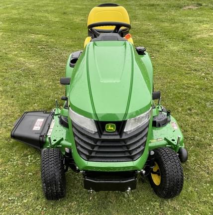 Image of John Deere X330 equipment image 1