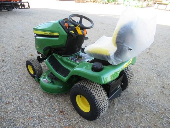 Image of John Deere X350 equipment image 4