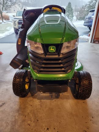 Image of John Deere X370 equipment image 1