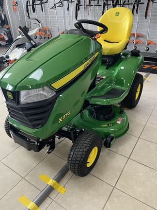 Image of John Deere X370 equipment image 4