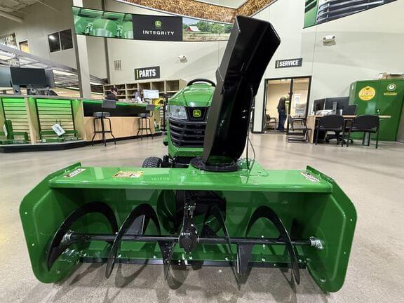 Image of John Deere X370 equipment image 3