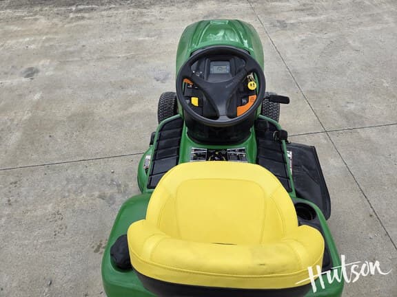 Image of John Deere X370 equipment image 4