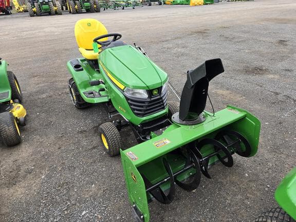 Image of John Deere X370 equipment image 2