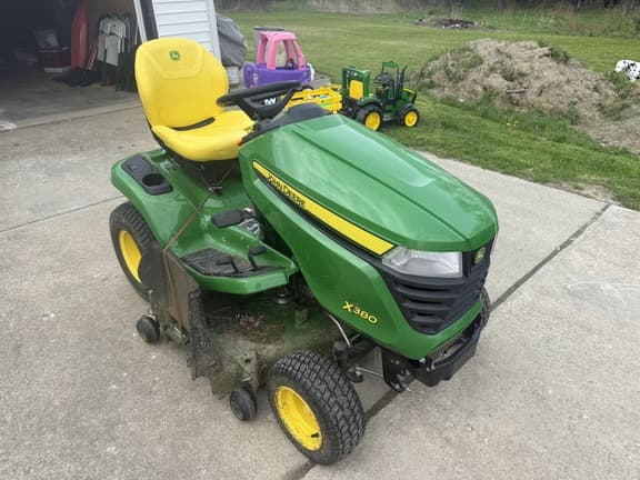 Image of John Deere X380 equipment image 3