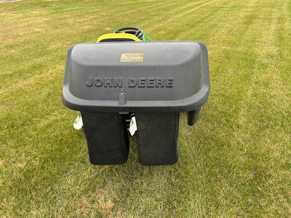 Image of John Deere X390 equipment image 3