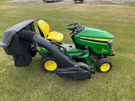 Image of John Deere X390 equipment image 1