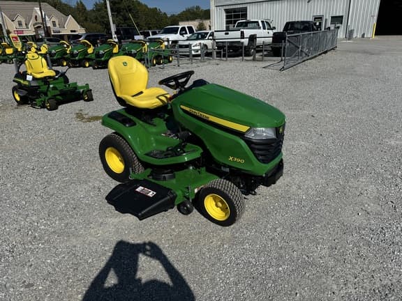 Image of John Deere X390 equipment image 2