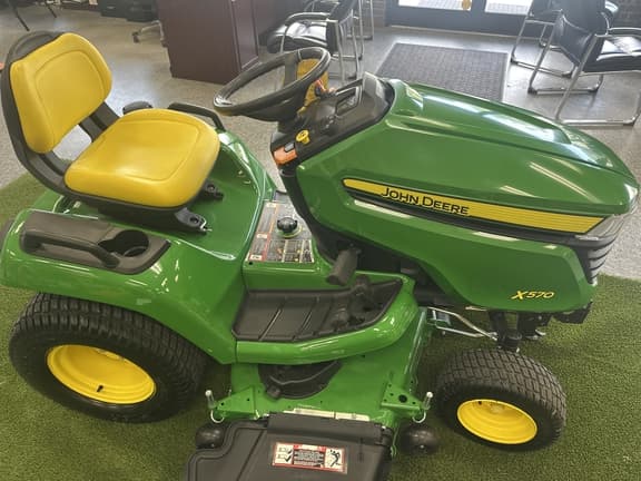 Image of John Deere X570 equipment image 1