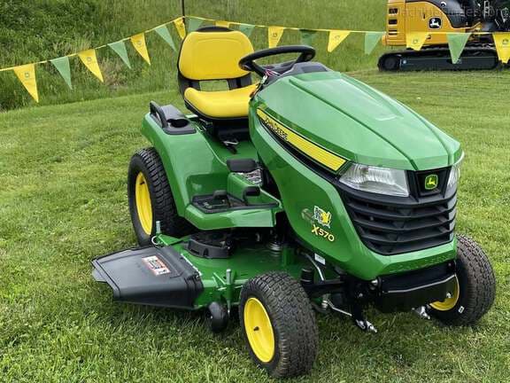 Image of John Deere X570 equipment image 2