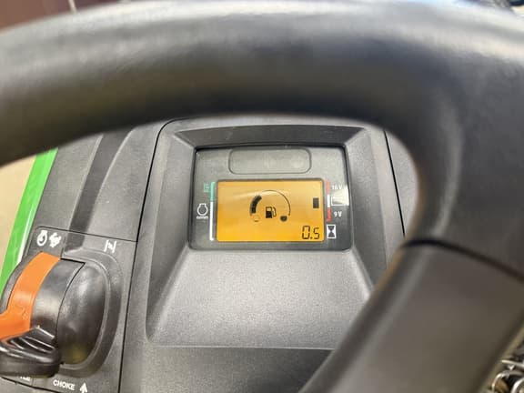 Image of John Deere X570 equipment image 4