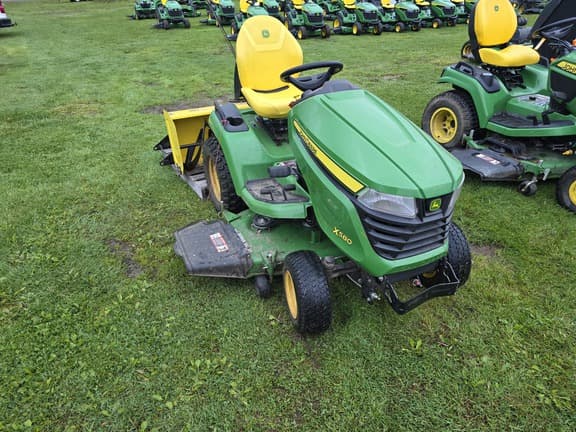 Image of John Deere X580 equipment image 1