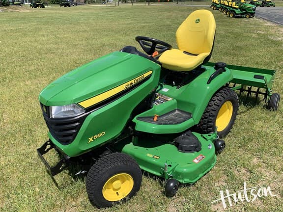 Image of John Deere X580 equipment image 2