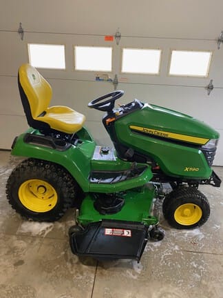 2025 John Deere X590 Equipment Image0