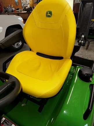Image of John Deere X590 equipment image 2