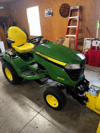 2025 John Deere X590 Equipment Image0