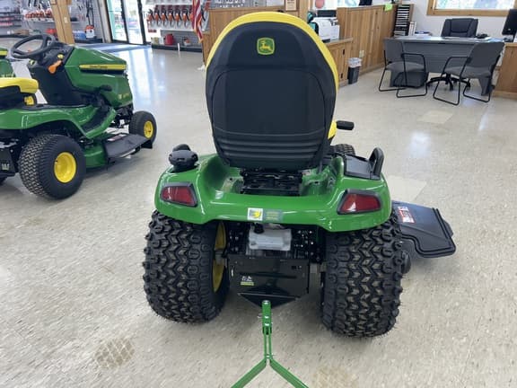 Image of John Deere X590 equipment image 3