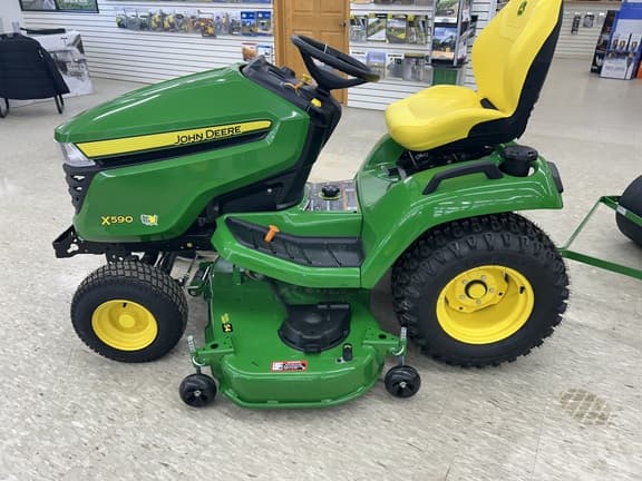 Image of John Deere X590 equipment image 1