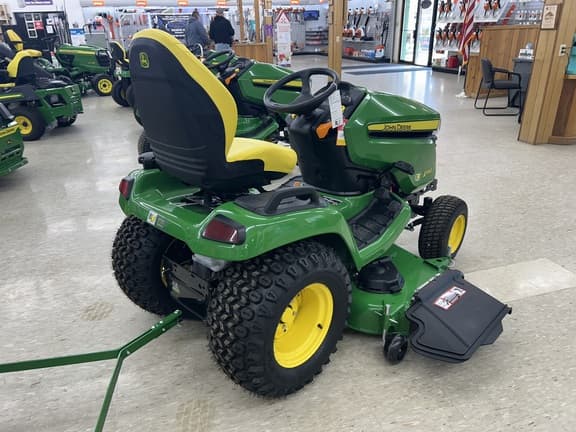 Image of John Deere X590 equipment image 4