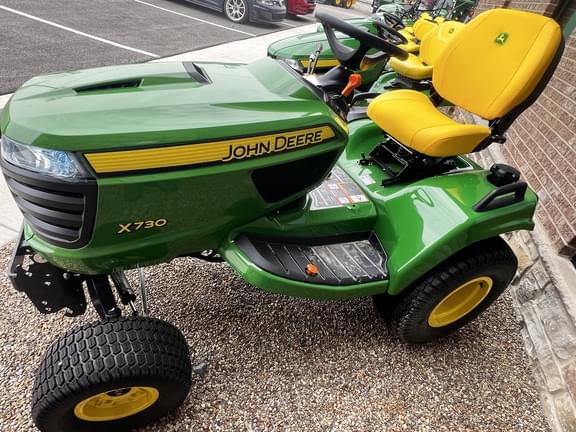 Image of John Deere X730 equipment image 2