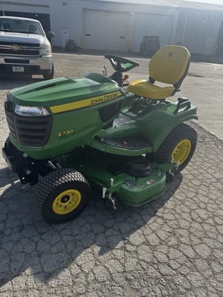 Image of John Deere X730 equipment image 2