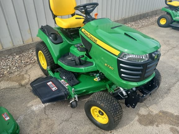Image of John Deere X730 equipment image 1