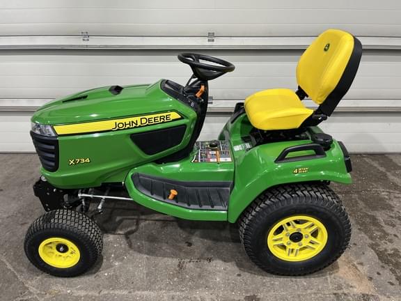 Image of John Deere X734 equipment image 1