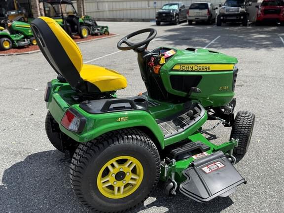 Image of John Deere X734 equipment image 3
