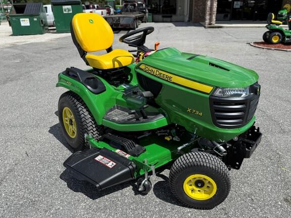 Image of John Deere X734 equipment image 2