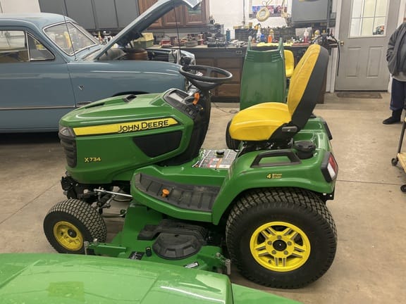 2025 John Deere X734 Equipment Image0