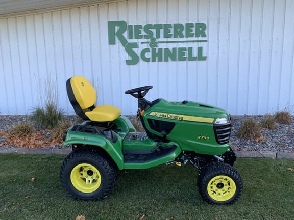Image of John Deere X738 equipment image 1