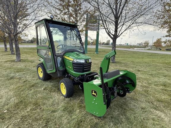 Main image John Deere X739