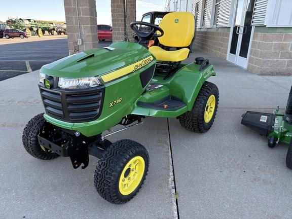 Image of John Deere X739 Image 0