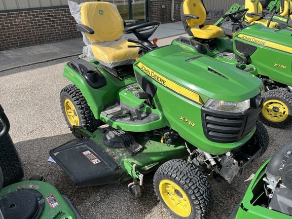 2025 John Deere X739 Equipment Image0