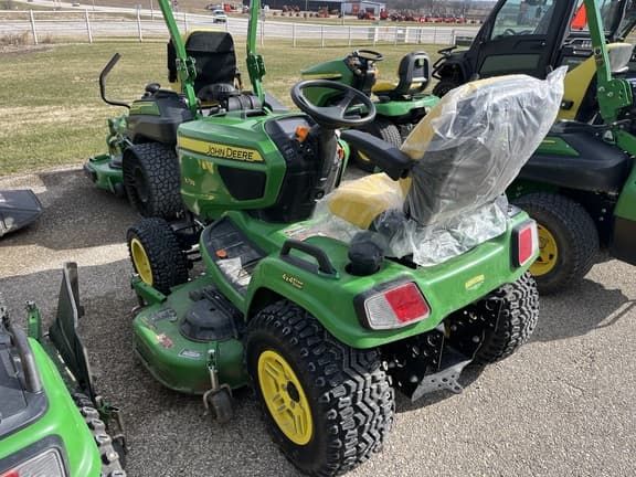 Image of John Deere X739 equipment image 1