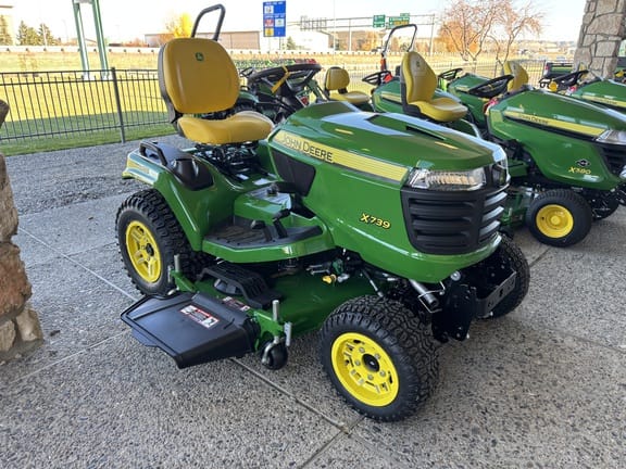 2025 John Deere X739 Equipment Image0
