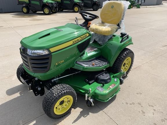 Image of John Deere X739 equipment image 1