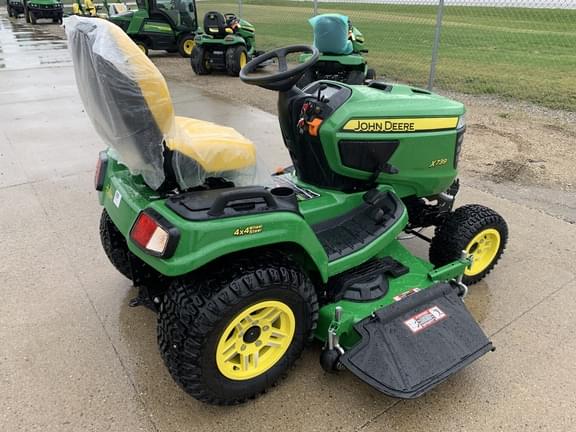 Image of John Deere X739 equipment image 3