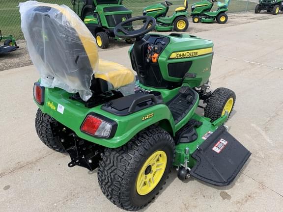 Image of John Deere X739 equipment image 3