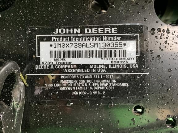 Image of John Deere X739 equipment image 1
