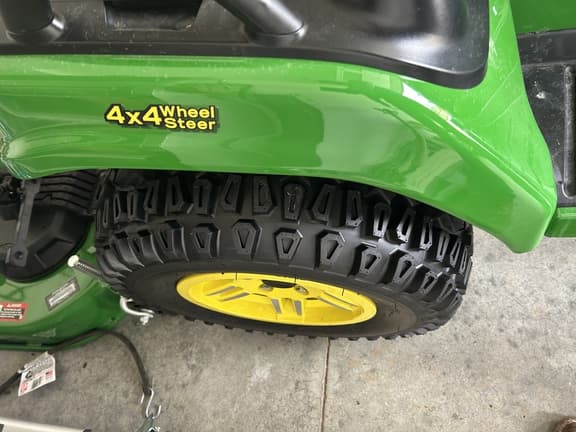 Image of John Deere X739 equipment image 2