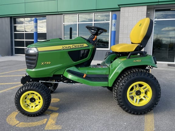 2025 John Deere X739 Equipment Image0