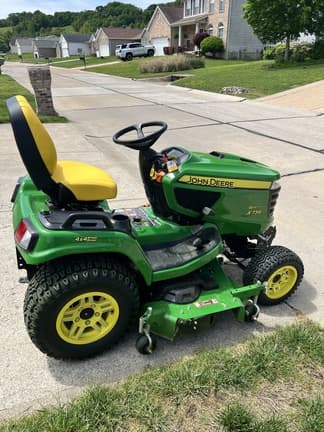 Image of John Deere X739 equipment image 1