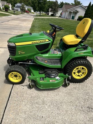 2025 John Deere X739 Equipment Image0