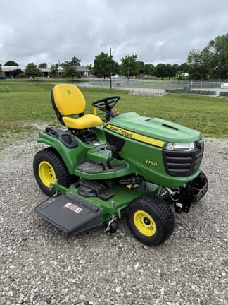 Image of John Deere X750 equipment image 1