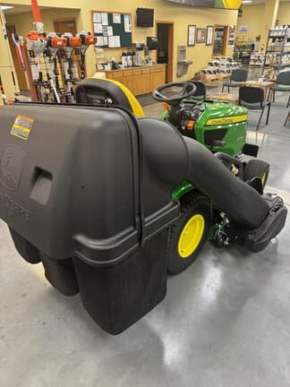 Image of John Deere X750 equipment image 3