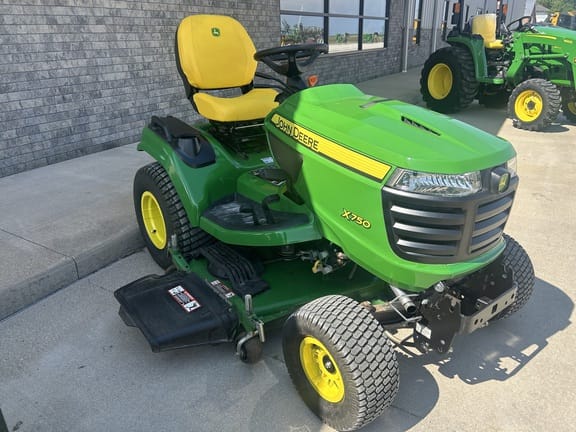 2025 John Deere X750 Equipment Image0
