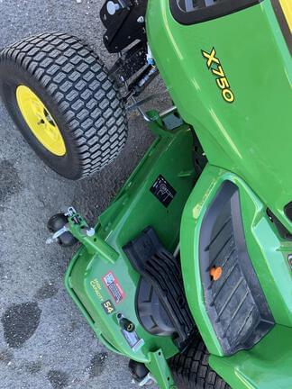 Image of John Deere X750 equipment image 4